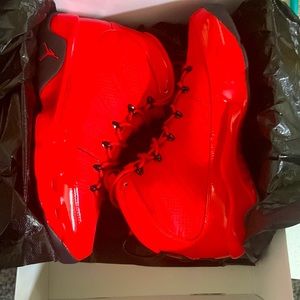 Hello, I’m selling my brand new, never worn Jordan retro 9s. Original box